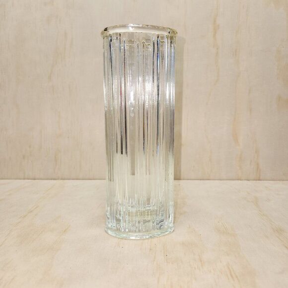 Vintage FTDA 1982 Glass Heart Shaped Ribbed Bud Flower Rose Vase 7.25" x 2.5" - Picture 2 of 10